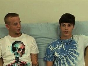 Emo-Junge bekommt doppelten Analsex und frische Jungs strippen Cam