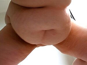 BBW schudt haar buik