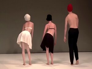 Hübsche Schauspielerinnen werden während der Zeit, in der sie in
