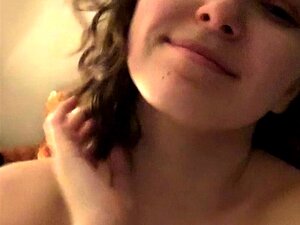 Busige Süße Tegan zeigt ihre natürlichen großen Titten