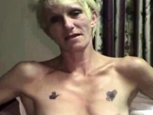 Verrückte echte Hure chattet und trickst