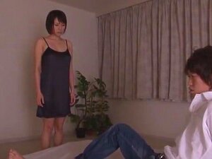 Geile japanische Hure Yuzuka Kinoshita in bester Unterwäsche, MILFs