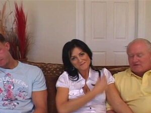 Reife Muschi wird von neuem, frischem Hengst durchgebohrt