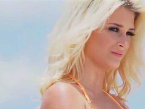 Blonde Bikini-Babe auf dem Boot ficken