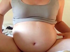 het gravid mage närbild. Het gravid het gravid mage HD-videor