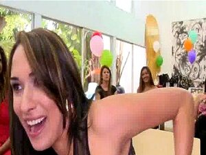 61 Fucken nuts Strippers saada imeä ja nai CFNM orgiassa 30