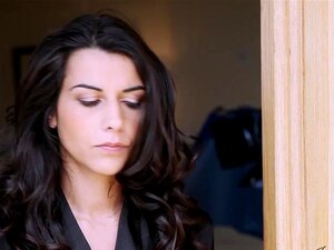 JoyBear Sexy Ehefrau Lou Charmelle genießt einen riesigen Schwanz