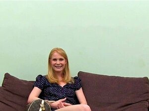 Sensationelle Freuden mit einer blonden Schönheit