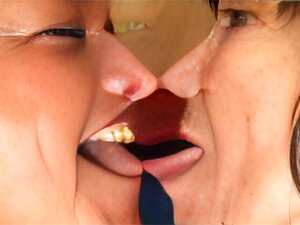 Длакаве аматерске жене први пут