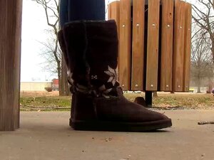 Keuschheit in Ugg-Stiefeln Schuhspiel, Toms Schuhspiel