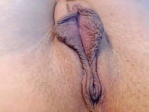 rijpe vrouw toont haar kut op webcam