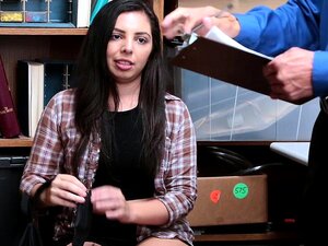 Shoplyfter - Sexy Süße lernt Lektion nach dem Stehlen