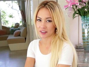 Süße Fotze tröpfelt Sperma. Süße Babes Fotze tröpfelt Sperma