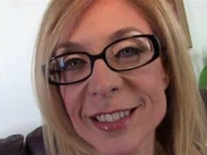 Gammal vit fitta Nina Hartley ägd av fet svart kuk