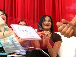 Sperma von Brüsten von Gal