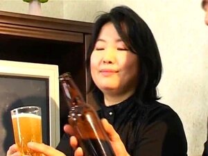 Japanische reife Tussi hat heißen Sex Teil 1