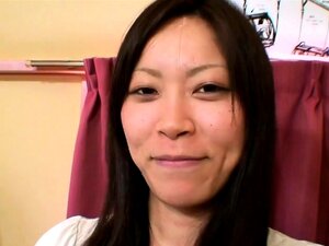 Sexy Japanse MILF spuit van POV-speeltjes en lul
