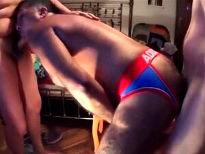 Vi delar styvpappas heta hål