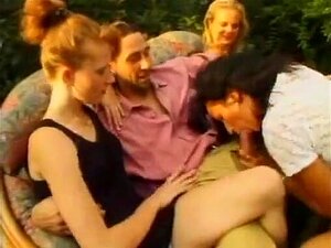 Milf Anal Vierer FFFM im Garten