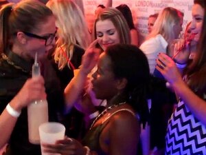 Журка курве пуше курац. Журка курве