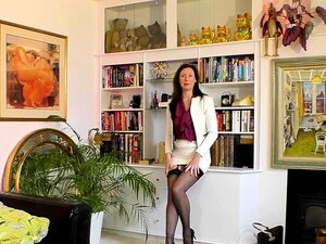 Η Αγγλίδα MILF με μεγάλα κωλαράκια