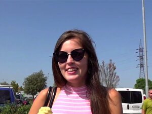 Betrügerische Freundin fickt Typen für Geld