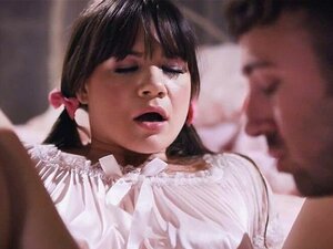 Schatje Alison Rey nodigt Chad verleidelijk uit in haar kamer kn.