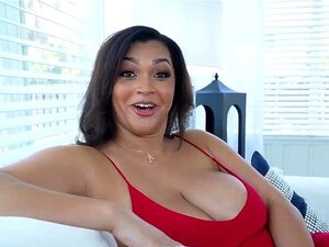 Stiefsohn bekommt einen Ständer, als er mit seinen Sternen die