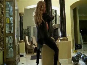 Die vollbusige Kelly Madison hat Latexlust