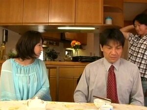 Creampie Grote Tieten en Kont Mama