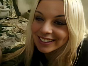 Laura Singer (Lewd-Dirigent)