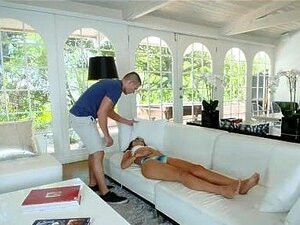 FamilyStrokes - stiefzus neukt per ongeluk stiefbroer