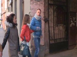 Busige Model-Tittenfick-Cumshot