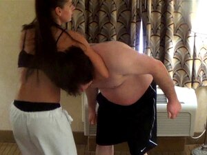 Sexy Girls Mixed Karate Fighting - Weibliche Unterwerfung