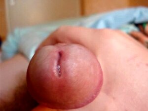 Masturbation, branlette avec éjaculation en gros plan