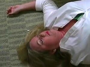 BBW Jasmine im Stuhl