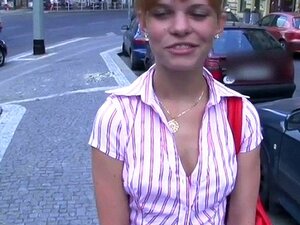 Tschechischer Amateur-Blowjob und Ficken in Öffentlichkeit