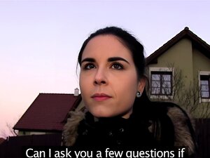Agent Public, une étudiante espagnole baise pour de l'argent lors