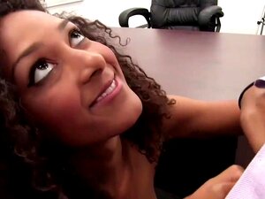 21-jährige Ebony-Schönheit Olivia Cunt wird beim Casting gefickt