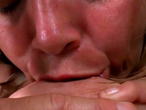 Büro-MILFs mit Strumpfhosen zeigen uns ihr bestgehütetes Geheimnis