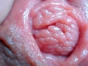 Nasse Muschi Nahaufnahme mit Squirting auf LatinaCamTV