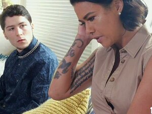 Connor Kennedy ha offerto il suo cazzo grosso per riempire il