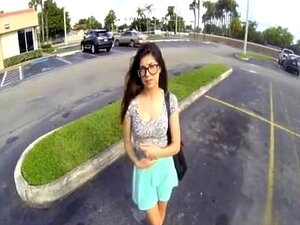 TeensLoveMoney - Nerdy Ava Taylor spreizt sich weit für Geld!