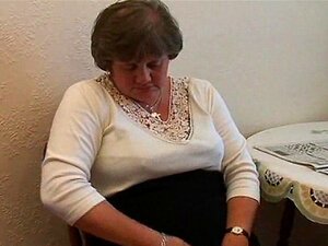Behaarte dicke reife Fingerei