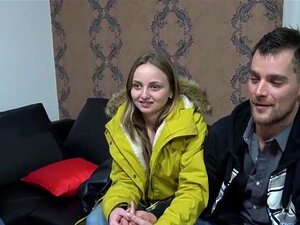 Schau dir an, wie die neue Frau eine wilde Ehefrau ist. Schau dir das