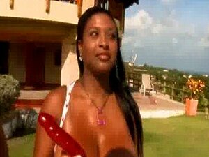 19 Gigantische tieten latina wordt in haar tieten geneukt 17