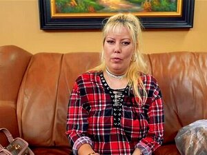 BrandNewAmateur Mature nimmt ihren Turn auf der Casting-Couch