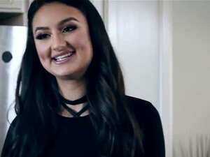 La chaude fille de bureau Eliza Ibarra confronte son collègue envieux