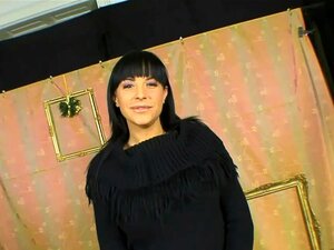 Die busty Lisa Blows Hard in ihrer ersten Szene überhaupt