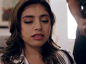 Проблематична сисата слаткица јебе се